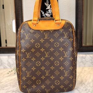 🤎🤎🤎 Louis Vuitton Excursion Monogram Bag w/COA and Dustbag🤎🤎🤎